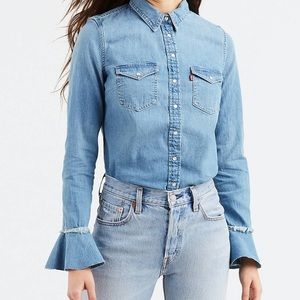 NWOT Levi's® Celia Chambray Ruffle Shirt Small
